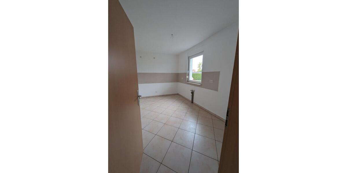 +++TOLLES REIHENMITTELHAUS+GARTEN+MODERNES BAD M. WANNE+GR. KÜCHE+TOLLES WOHNZIMMER++ 4 zimmer