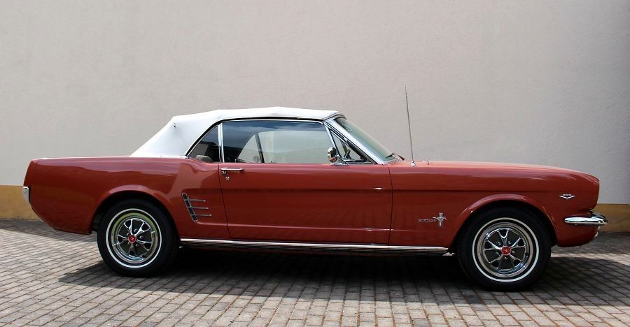 Ford Mustang 87.654 km 49.999 &euro; Großpösna 04463