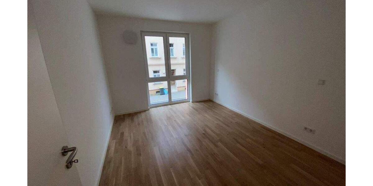 Stötteritz* Neubau* Zweitbezug* altersgerechte Whg* hell* Balkon hofseitig* offene Küche mit EBK 2 zimmer