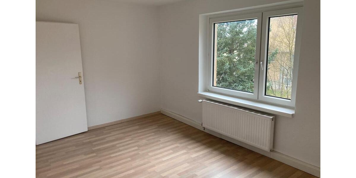 Etagenwohnung Borna - 3 Zimmer, 68 m&sup2;, 450&euro; | Angebot:26339651