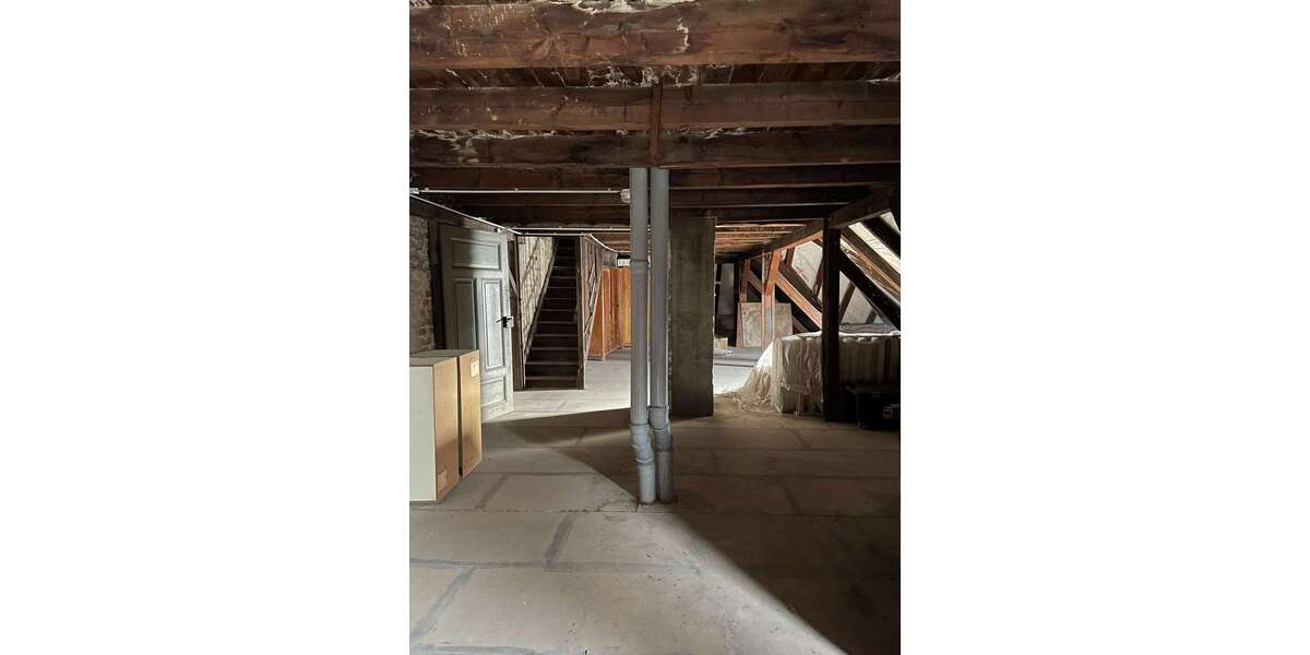 Wohnung zum Kaufen in Leipzig 159.000 € 138.5 m² 5 zimmer