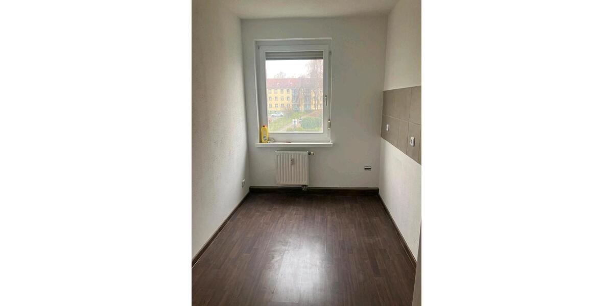Etagenwohnung Hohenmölsen - 2 Zimmer, 50 m&sup2;, 400&euro; | Angebot:26262553