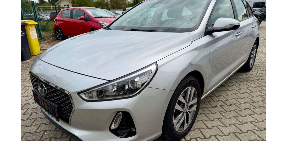 Hyundai i30 41.000 km 11.900 &euro; Zwenkau OT Löbschütz 04442