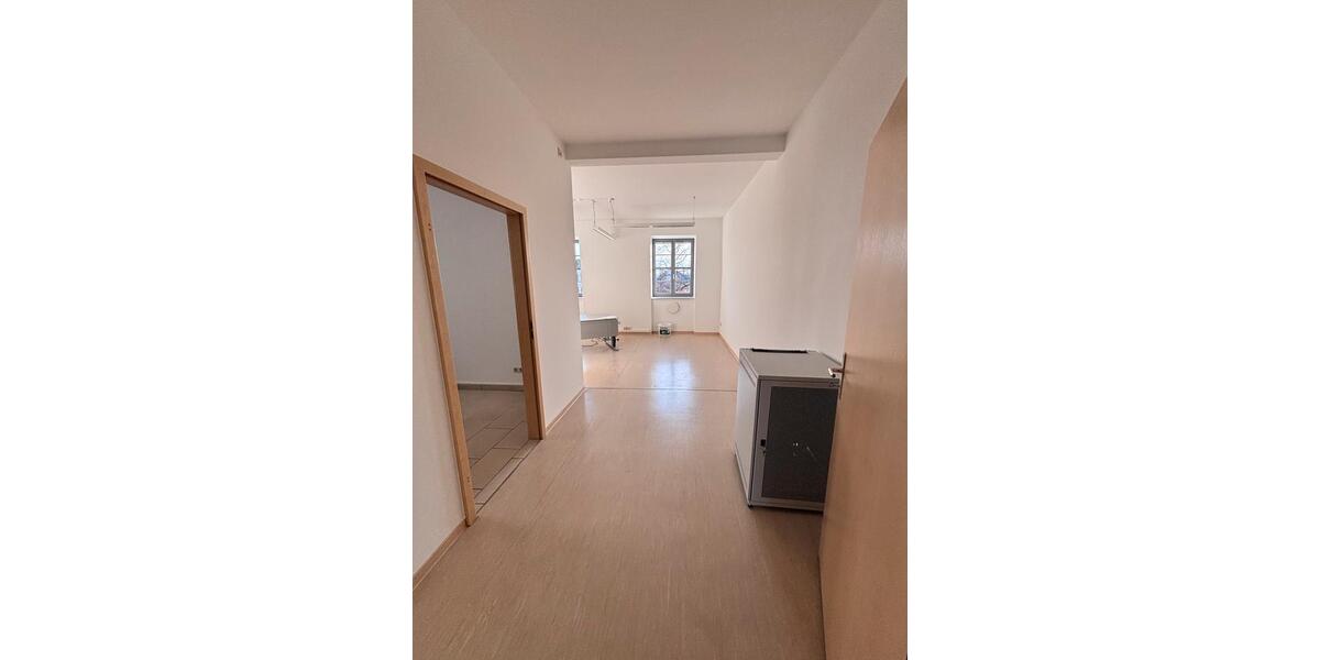 Etagenwohnung Wurzen - 2 Zimmer, 80 m&sup2;, 483&euro; | Angebot:26678309