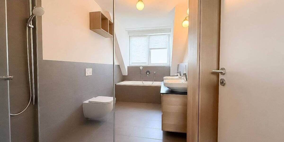 Etagenwohnung Leipzig Wiederitzsch - 6 Zimmer, 158 m&sup2;, 1.695&euro; | Angebot:26840812