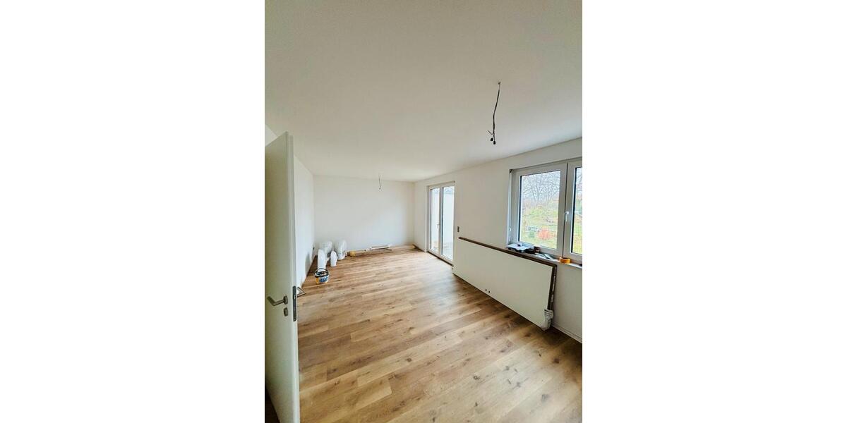 NEUBAU! Wohntraum für die ganze Familie, mit Terrasse und Garten. 7 zimmer