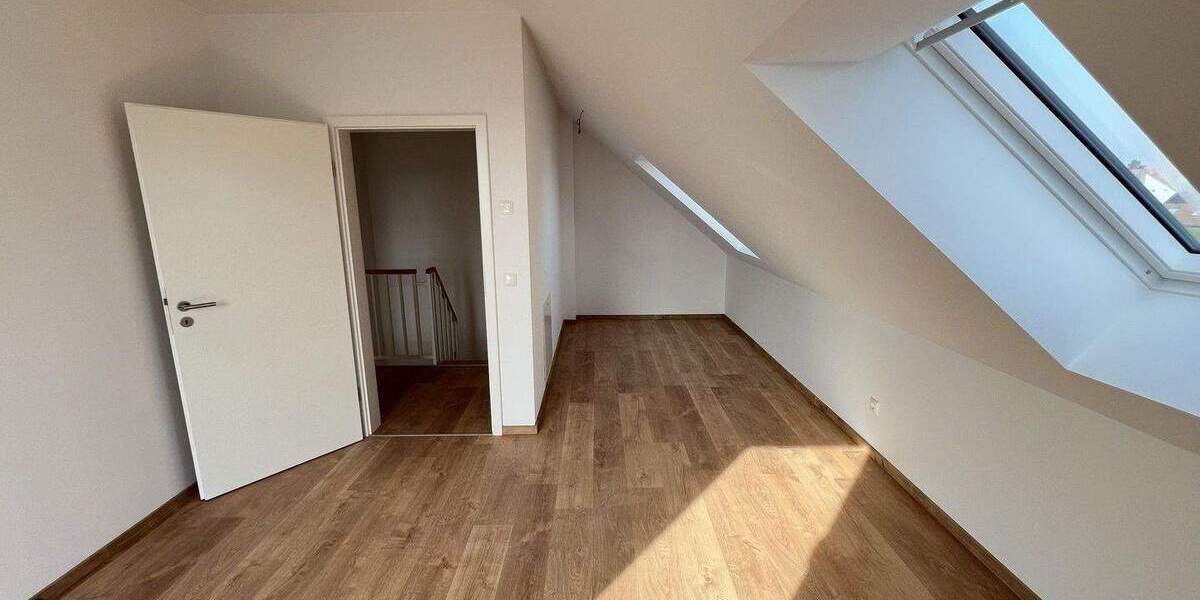 Doppelhaushälfte Leipzig Burghausen-Rückmarsdorf - 6 Zimmer, 158 m&sup2;, 2.675&euro; | Angebot:25775599