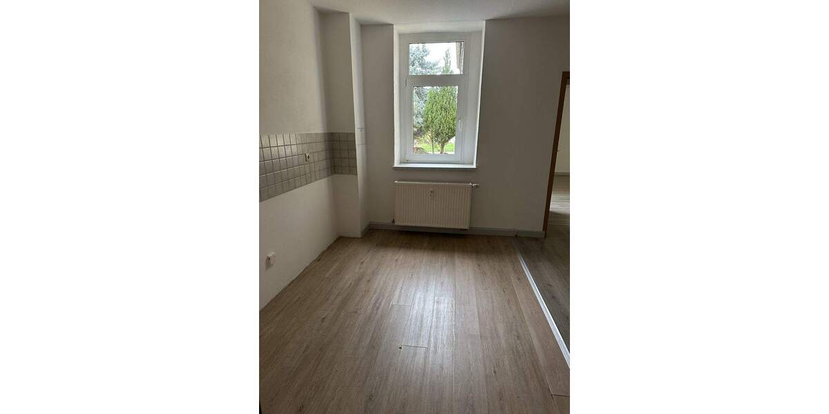 Etagenwohnung Lützen - 4 Zimmer, 110 m&sup2;, 850&euro; | Angebot:25689034