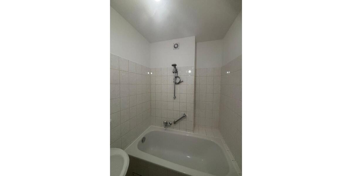 Erdgeschoßwohnung Leipzig Altwest - 2.5 Zimmer, 64 m&sup2;, 600&euro; | Angebot:25756452