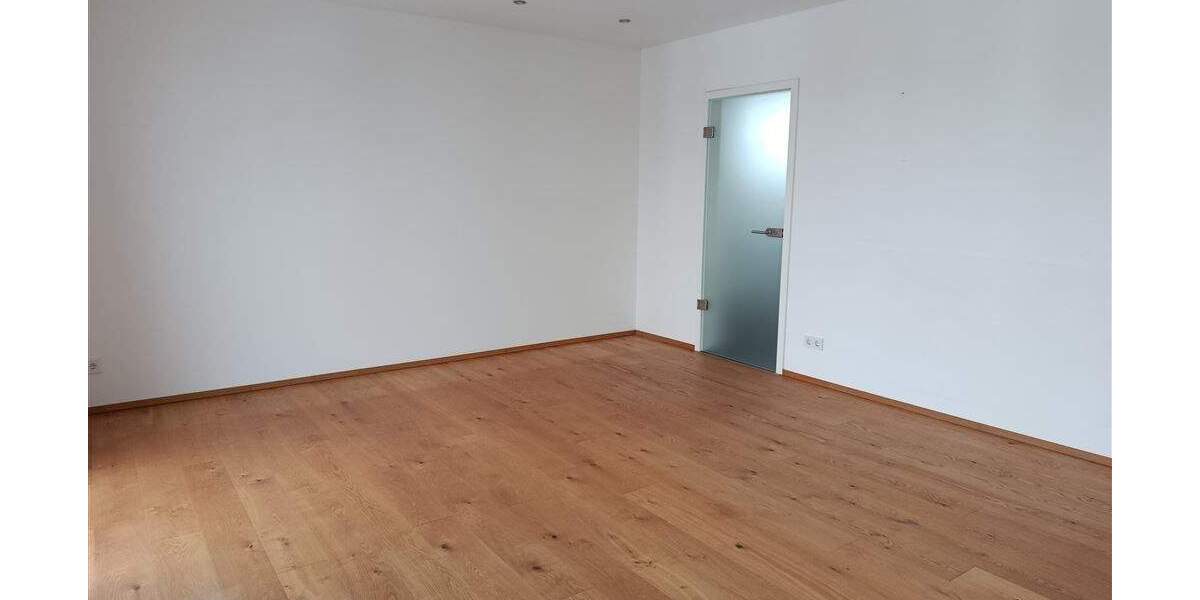 Etagenwohnung Zwenkau - 3 Zimmer, 108 m&sup2;, 1.499&euro; | Angebot:25736432