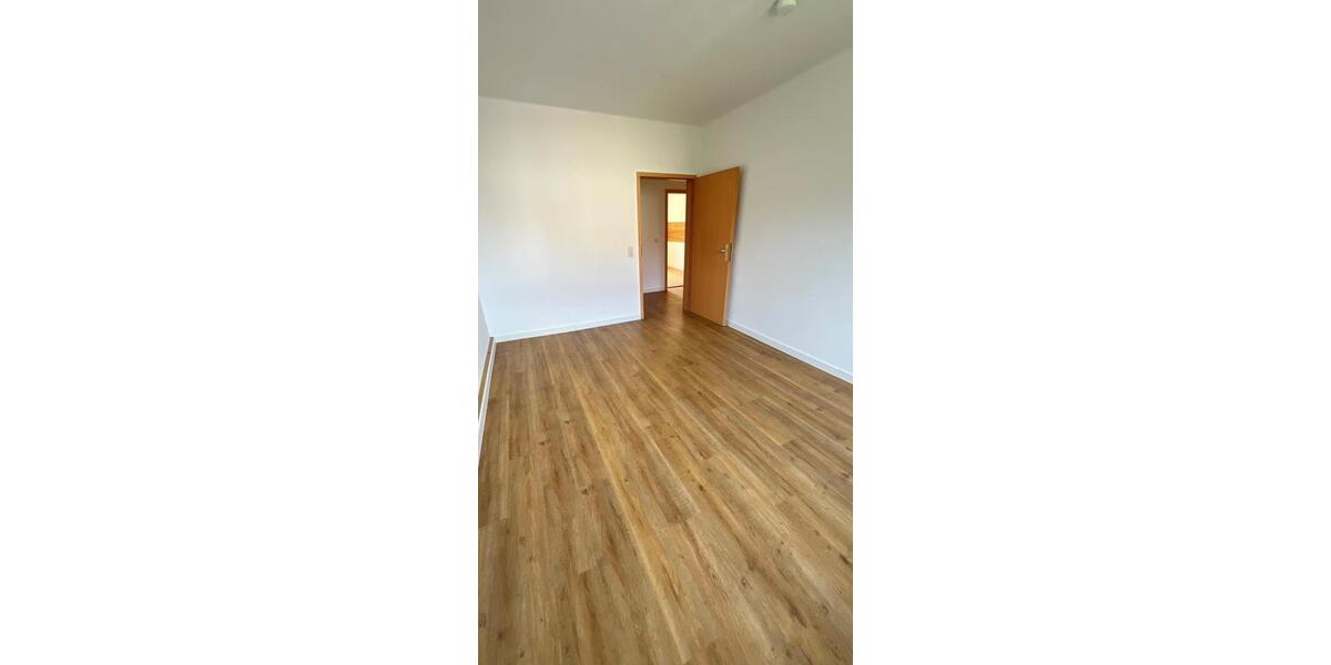 Etagenwohnung Schkeuditz - 5 Zimmer, 94 m&sup2;, 775&euro; | Angebot:26662737