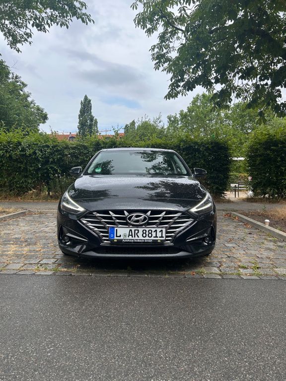 i30