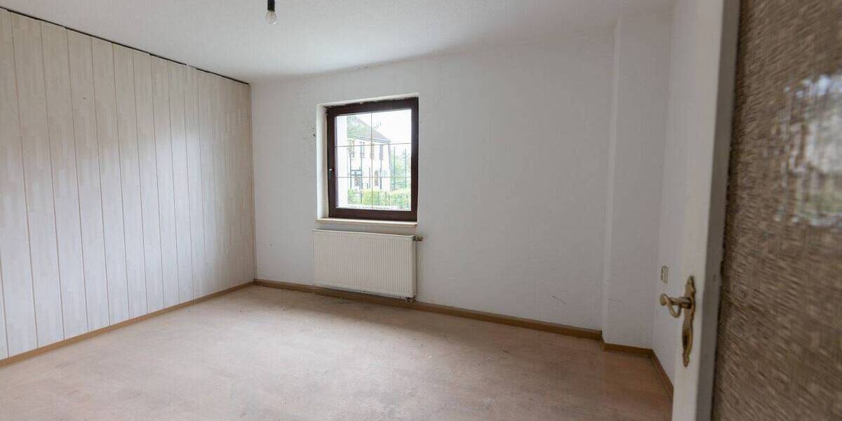 Doppelhaushälfte Schkopau Döllnitz - 7 Zimmer, 140 m&sup2;, 255.000&euro; | Angebot:25999024