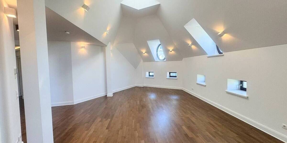 Etagenwohnung Leipzig Neustadt-Neuschönefeld - 4 Zimmer, 173 m&sup2;, 1.750&euro; | Angebot:26695803