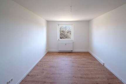 Wohnung Borna - 3 Zimmer, 67 m&sup2;, 603&euro; | Angebot:26090941