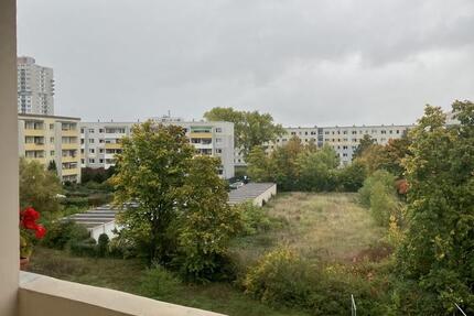3 Zimmerwohnung mit Balkon und EBK zimmer