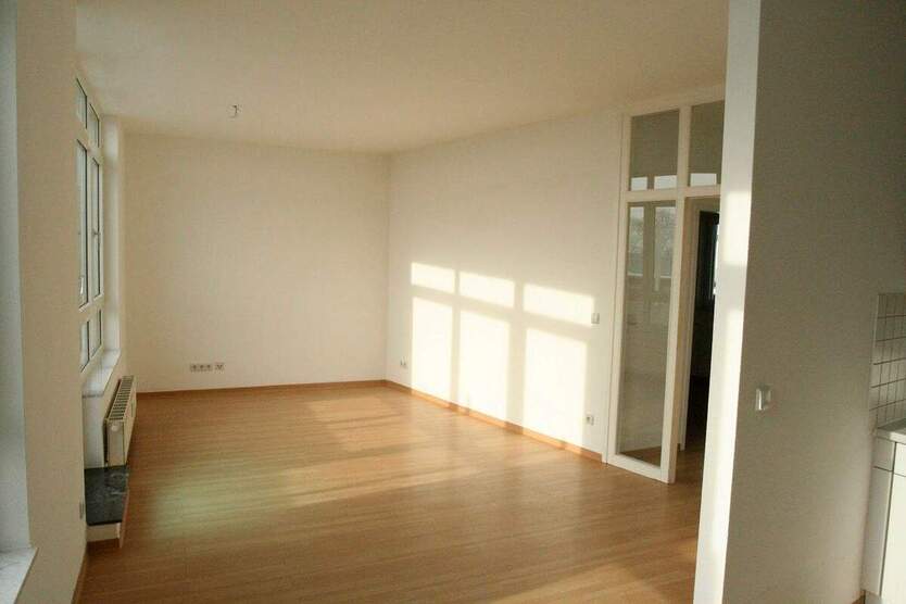 Für Sie in Renovierung: Schöne Zweiraumwohnung mit großer Dachterrasse 2 zimmer