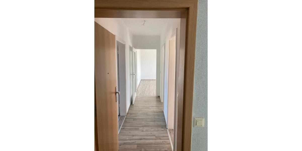 Etagenwohnung Borna - 3 Zimmer, 66 m&sup2;, 450&euro; | Angebot:26340978