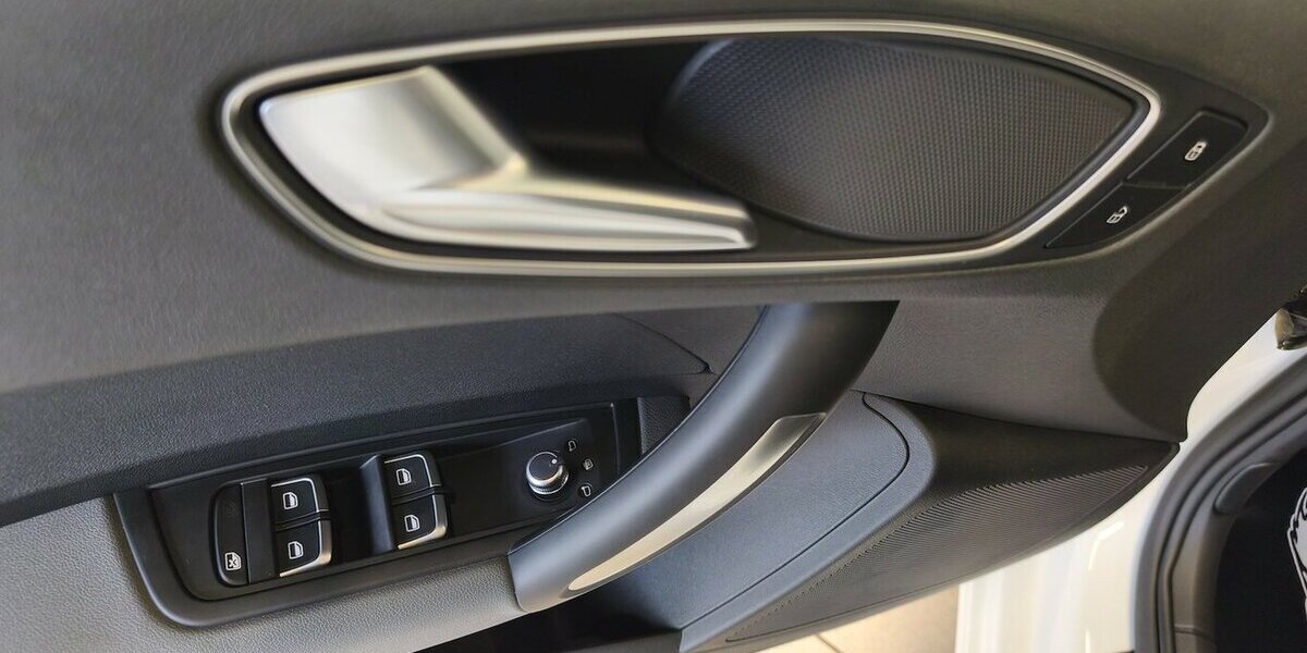 Audi A1 1.6 TDI Sport/Xenon Plus/MMI/Teilleder/17´´ 117.089 km 13.990 &euro; Leipzig 04347