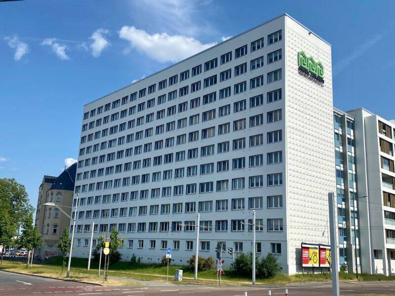 In der Herrichtung! Geräumige 3-RaumWohnung mit Balkon in der City!