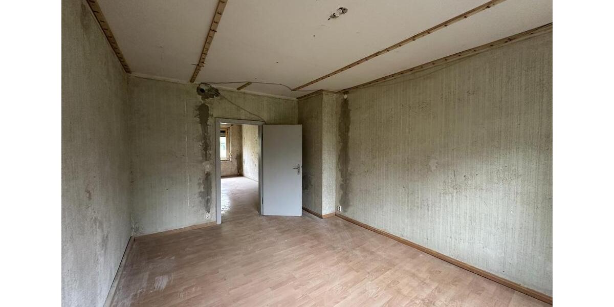 Hochparterre Hohenmölsen - 3 Zimmer, 67 m&sup2;, 62.000&euro; | Angebot:25253817