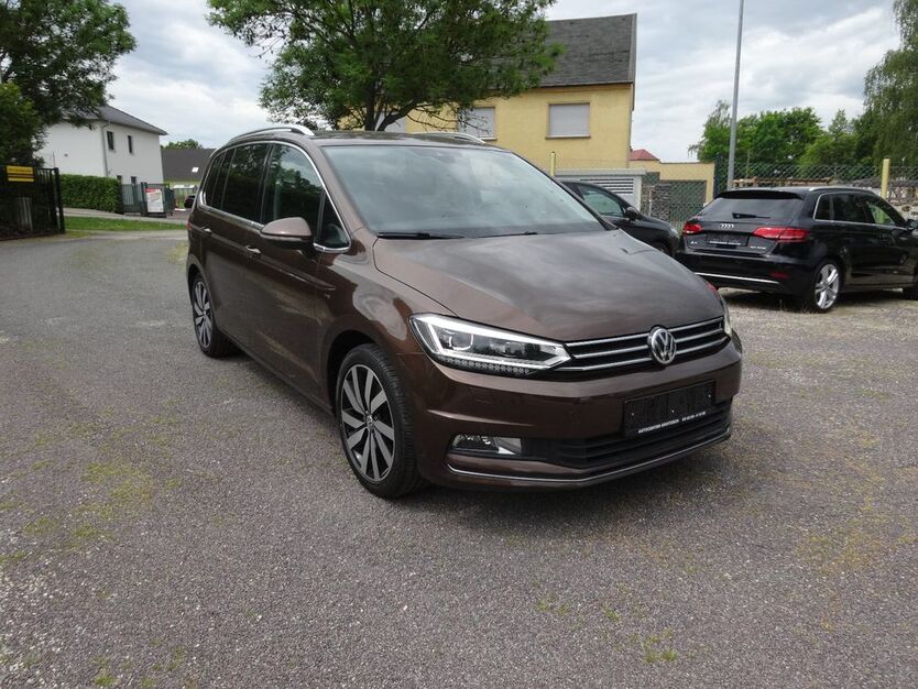 VW Touran 113.451 km 19.999 € Groitzsch 04539