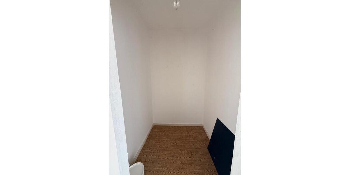 Etagenwohnung Borna - 2 Zimmer, 50 m&sup2;, 299&euro; | Angebot:25721670