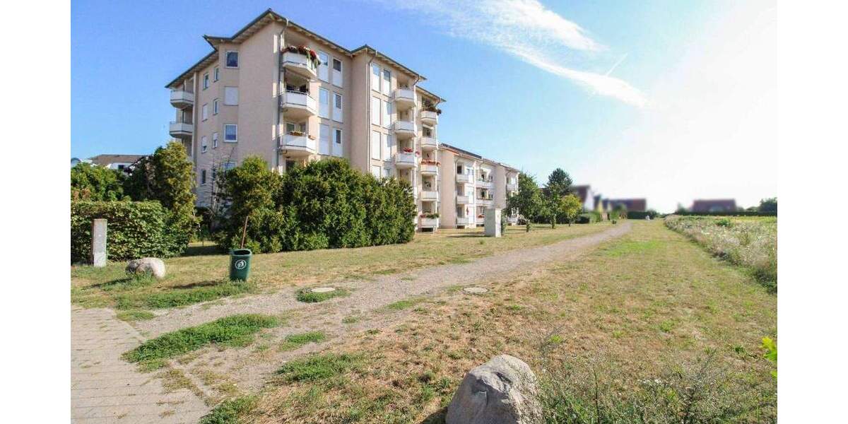 Ort der Gemütlichkeit: bezugsfreie, barrierearme 3-Zi.-Whg. + 2 TG-Stellplätze in Leipzig-Lindenthal 3 zimmer