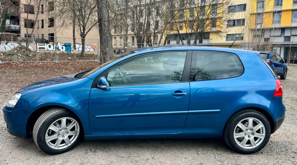 VW Golf 124.568 km 3.999 &euro; Leipzig - Mitte 04103