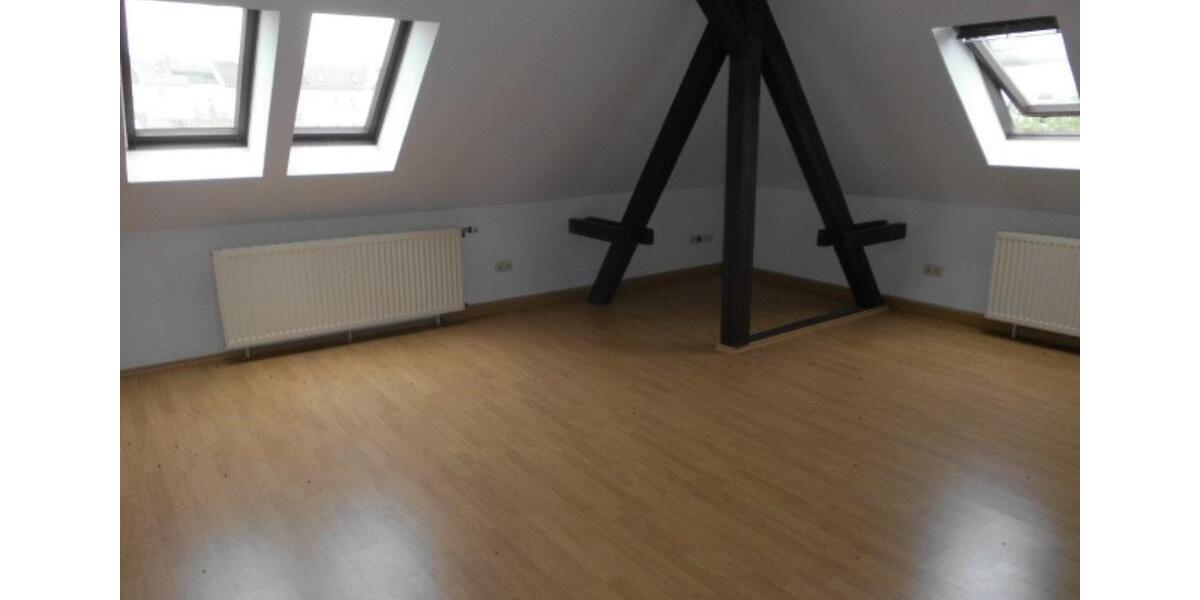 Dachgeschoßwohnung Wurzen - 4 Zimmer, 140 m&sup2;, 750&euro; | Angebot:25057612