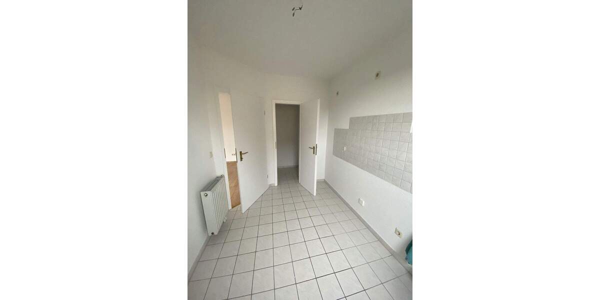 Etagenwohnung Schkopau Ermlitz - 2 Zimmer, 62 m&sup2;, 530&euro; | Angebot:25305155