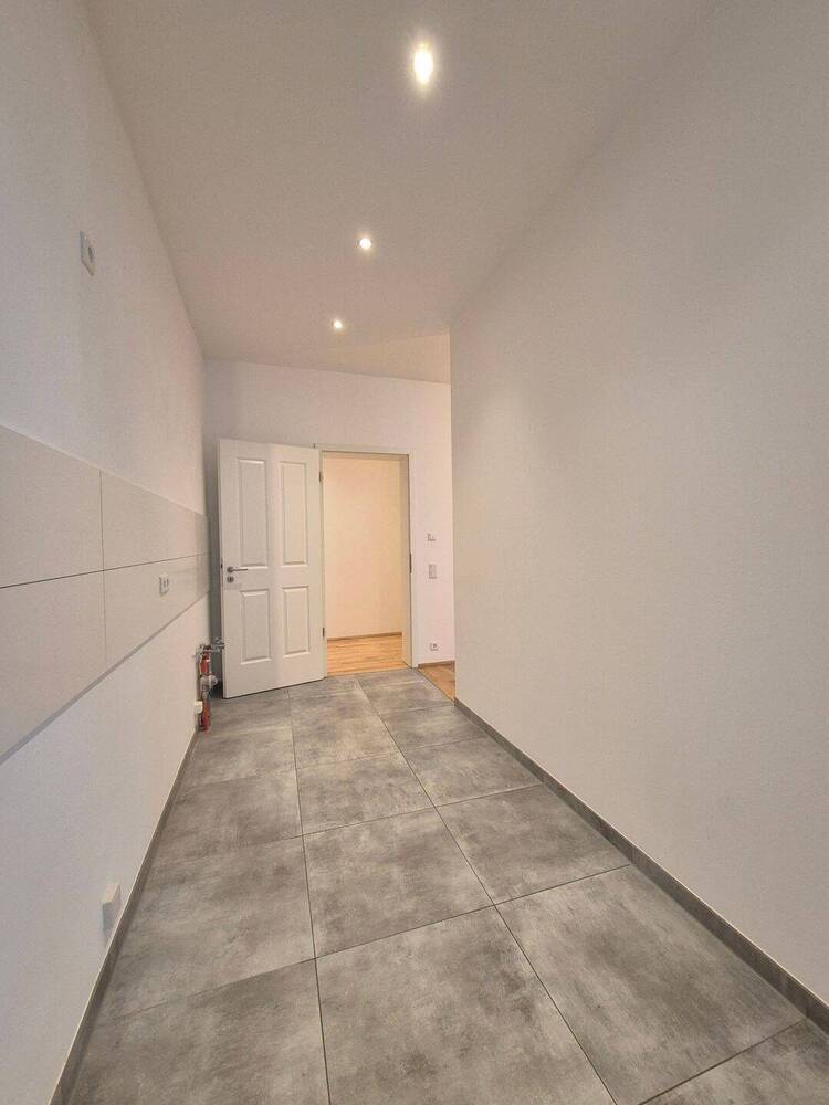 Neuwertige 3 Zimmer Wohnung mit großem Balkon
