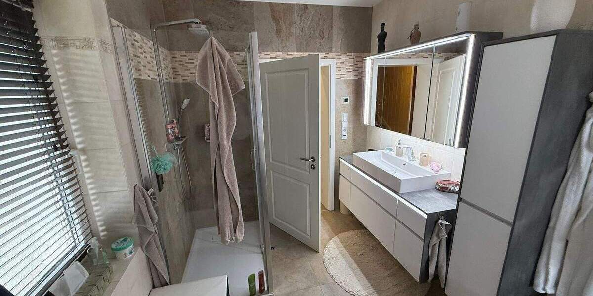 Mehrfamilienhaus, Wohnhaus Merseburg Beuna - 6 Zimmer, 250 m&sup2;, 445.000&euro; | Angebot:26188739