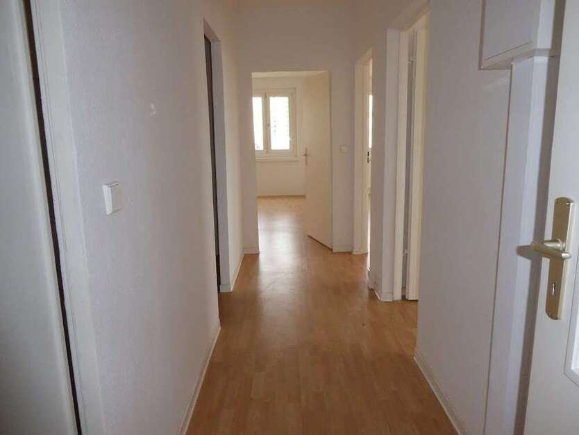 Wohnung zum Mieten in Halle (Saale) 399 € 72.42 m²