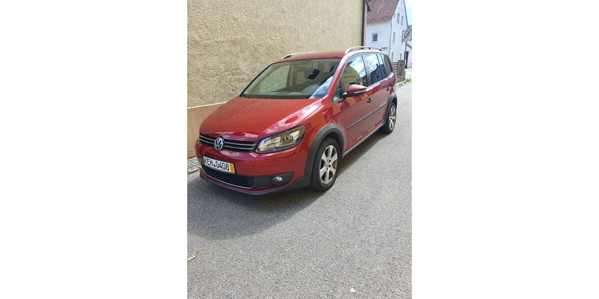 VW Touran 234.000 km 5.999 &euro; Leipzig 04347