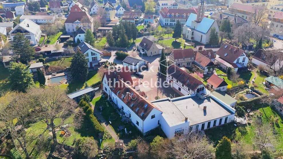 Haus zum Kaufen in Markkleeberg 1.950.000 € 626.43 m²