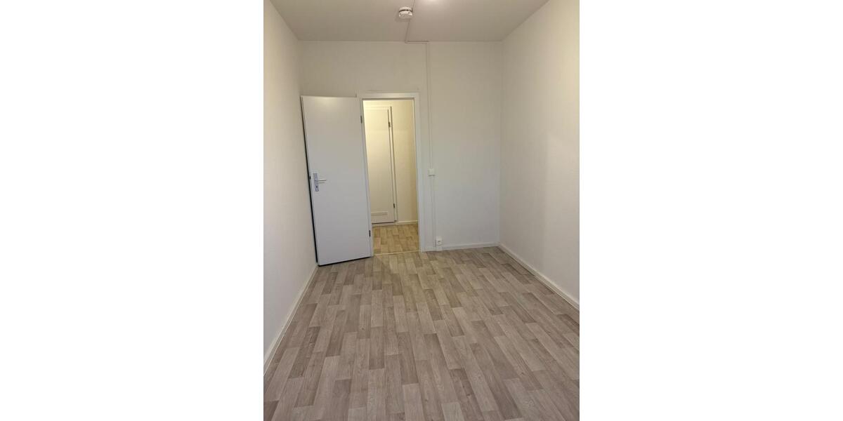 Etagenwohnung Leipzig West - 1 Zimmer, 1 m&sup2;, 270&euro; | Angebot:26297225