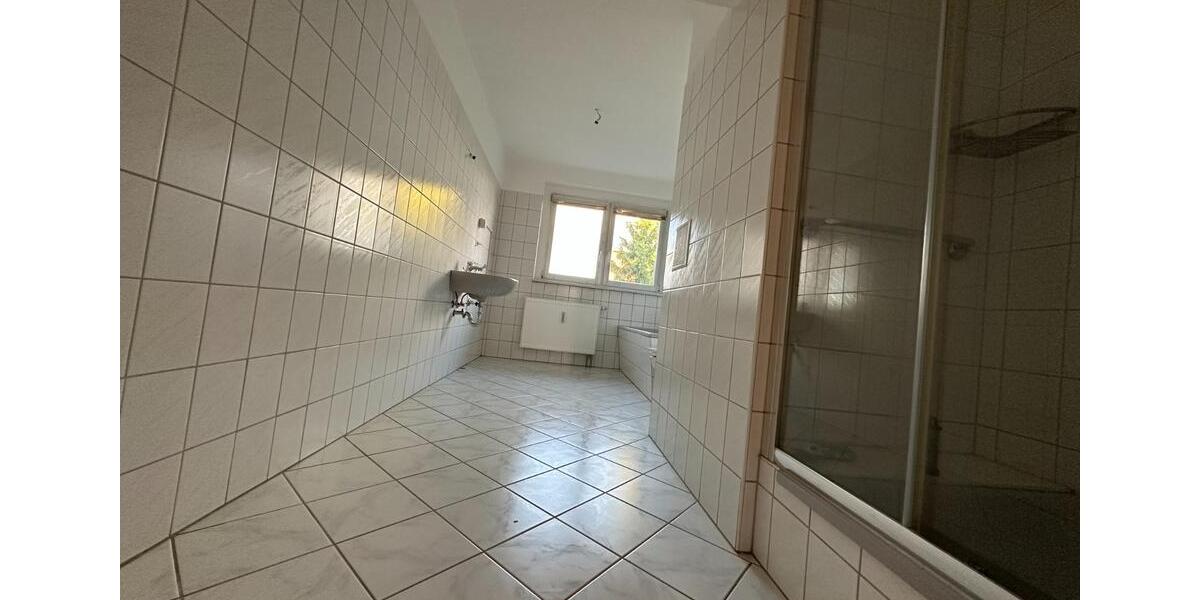 Helle schöne 3-Raum-Wohnung mit großem Bad und auf Wunsch 100m² Garten – frisch renoviert in Bennewitz zimmer