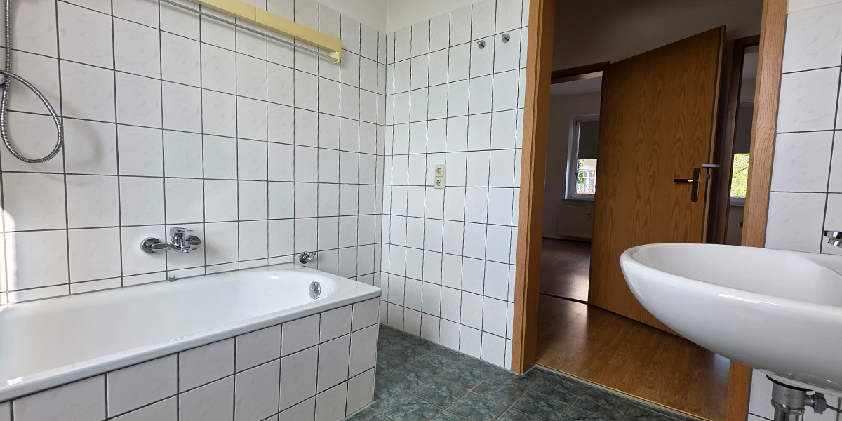 KNAUTKLEEBERG +2 RAUM WOHNUNG + EINBAUKÜCHE MÖGLICH + AB SOFORT - Etagenwohnung Leipzig Knautkleeberg-Knauthain | Angebot:27339915