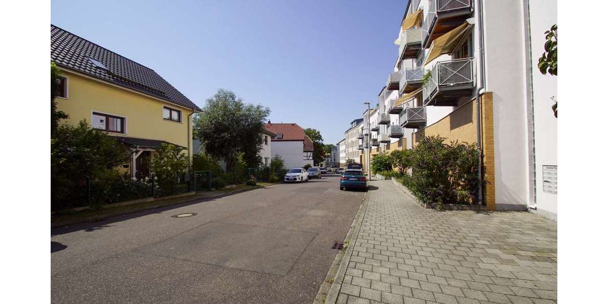 2-Raumwohnung (BJ 1995) mit 2 Balkonen, Aufzug, Tiefgarage & Blick in die Auenlandschaft 2 zimmer