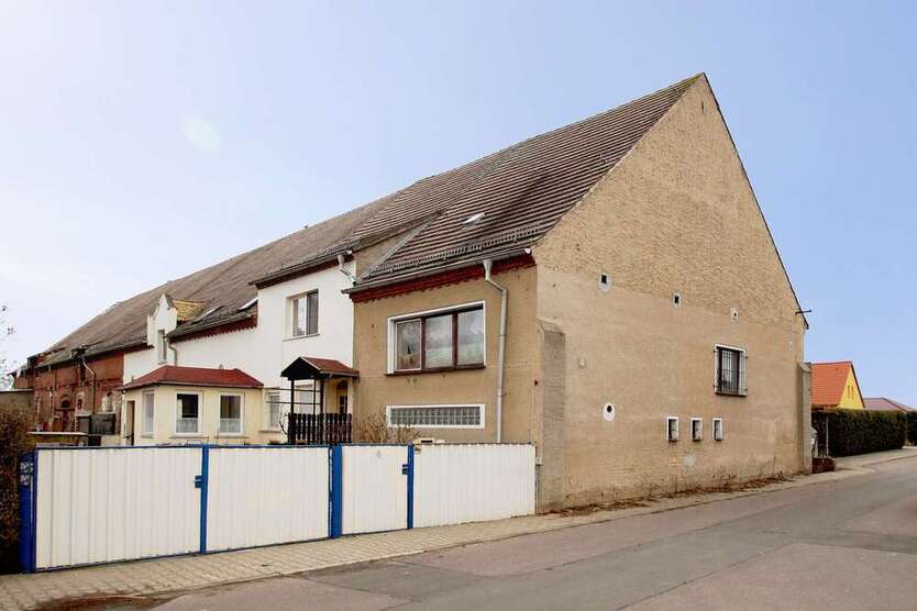 Reihenendhaus mit Potenzial zum Selbstausbau in Delitzsch 3 zimmer