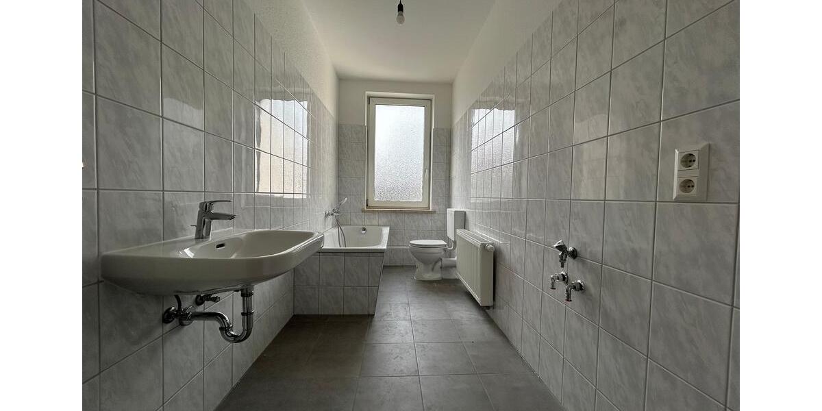 Erstbezug nach Sanierung: Helle 4-Zimmer-Wohnung in Schleußig optional mit EBK 4 zimmer