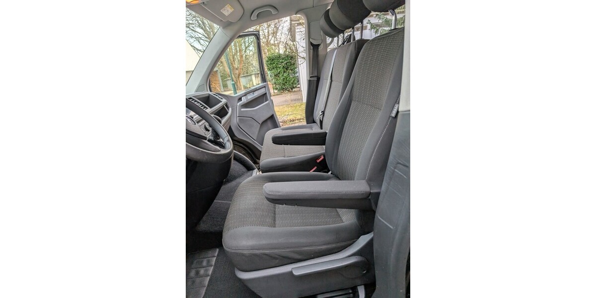 VW Caravelle T 6.0 149.500 km 25.500 &euro; Leipzig 04109