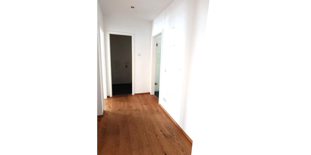 Etagenwohnung Zwenkau - 3 Zimmer, 108 m&sup2;, 1.499&euro; | Angebot:25736432