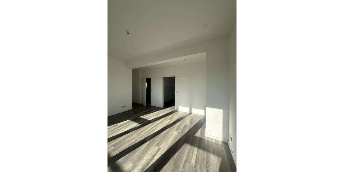 ++Große und Helle 3-Raumwohnung im Dachgeschoss++ 3 zimmer