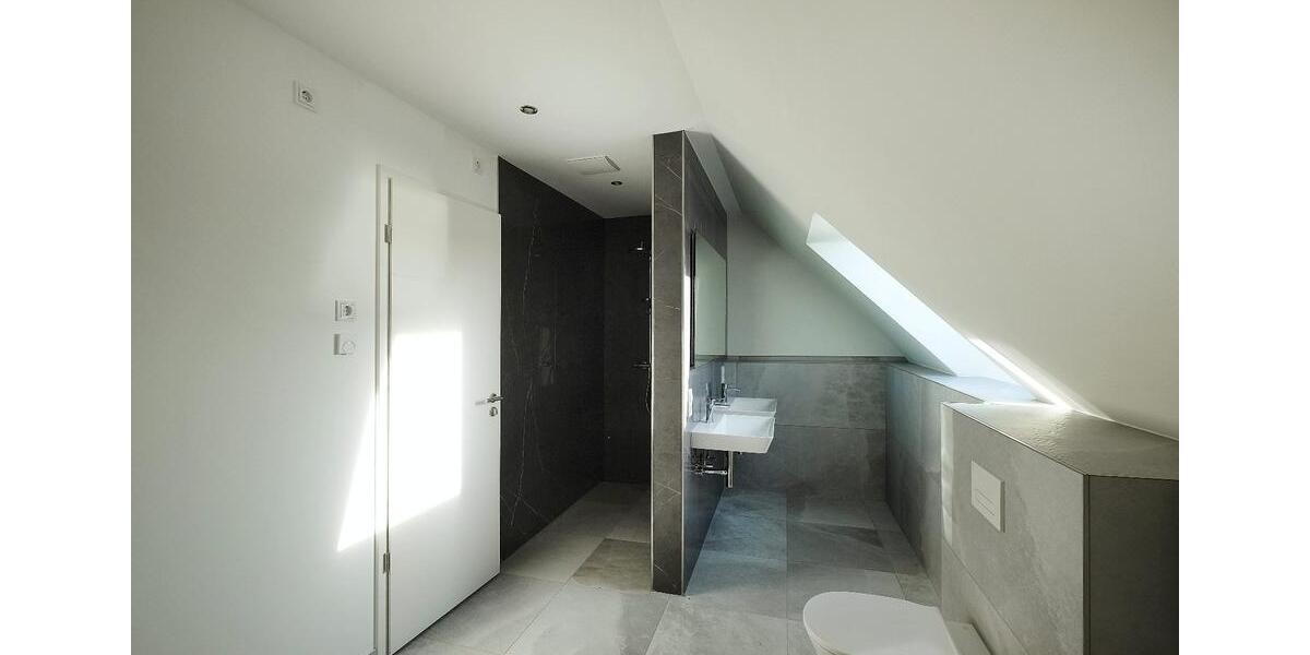 Etagenwohnung Leipzig Südwest - 5 Zimmer, 136 m&sup2;, 1.635&euro; | Angebot:26664089