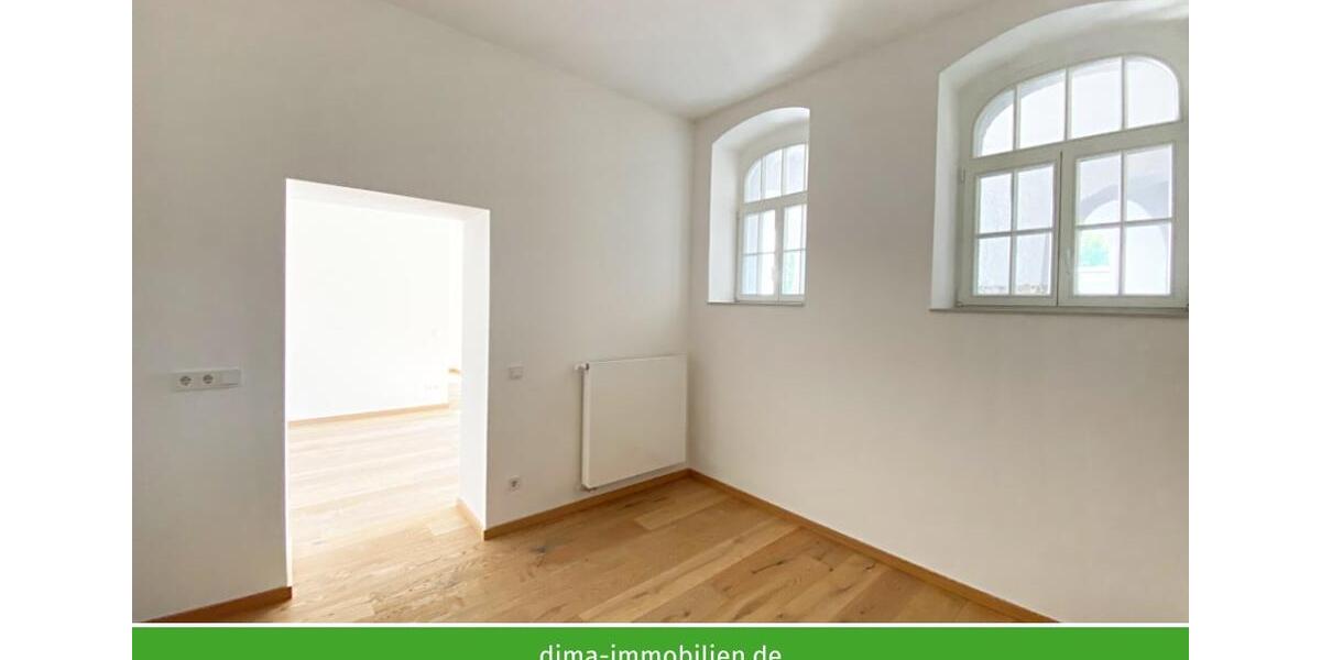 EG-Whg. im sanierten Denkmal mit Einbauküche, Terrasse, Vollbad, TG-Stellplatz, HWR, Keller u. v. m. 2 zimmer