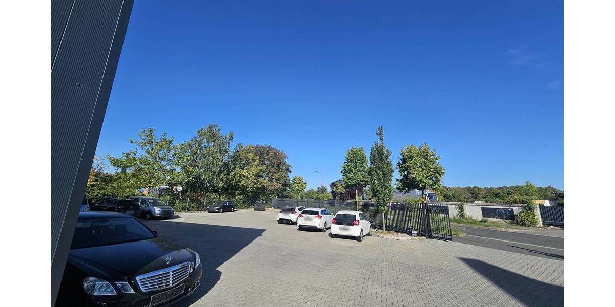 Moderne Gewerbefläche mit Büro + Lager, Freifläche + SP möglich zimmer