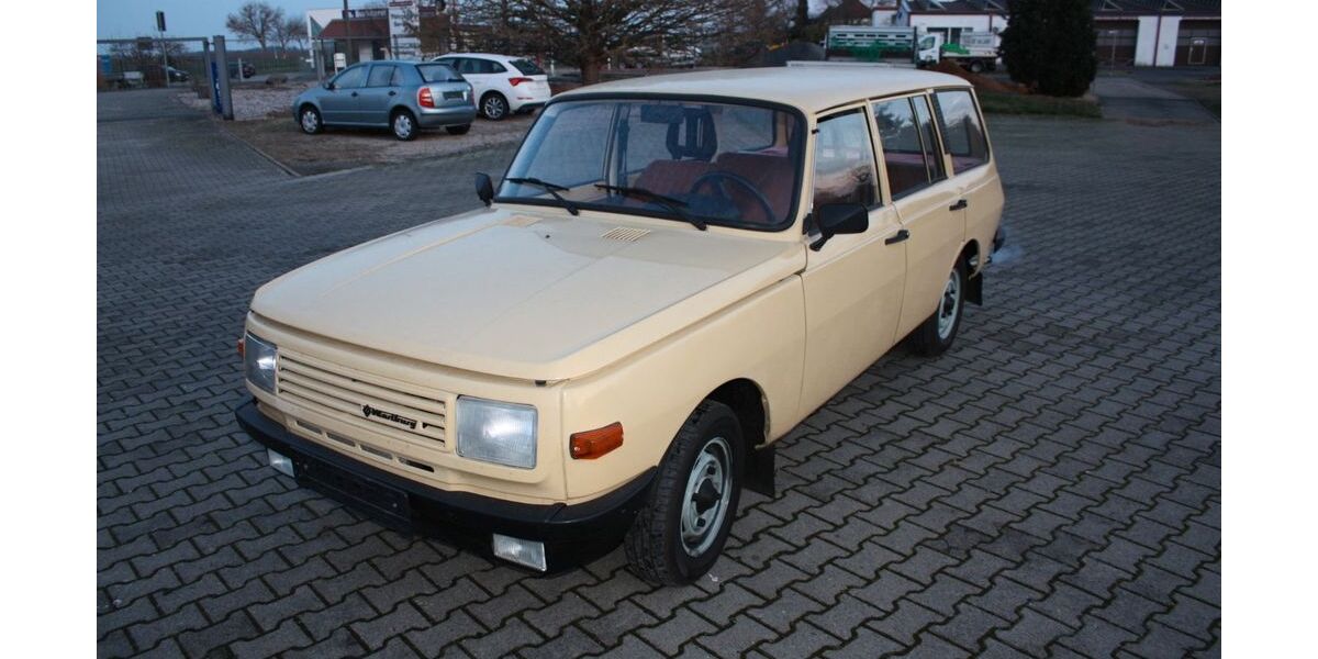 Wartburg 353 23.100 km 8.800 &euro; Wurzen OT Kornhain 04808