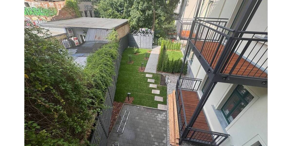 Was will man mehr? * Erstbezug * Parkett * Balkon * Fußbodenheizung * Wanne & Dusche * LED-Licht 3 zimmer